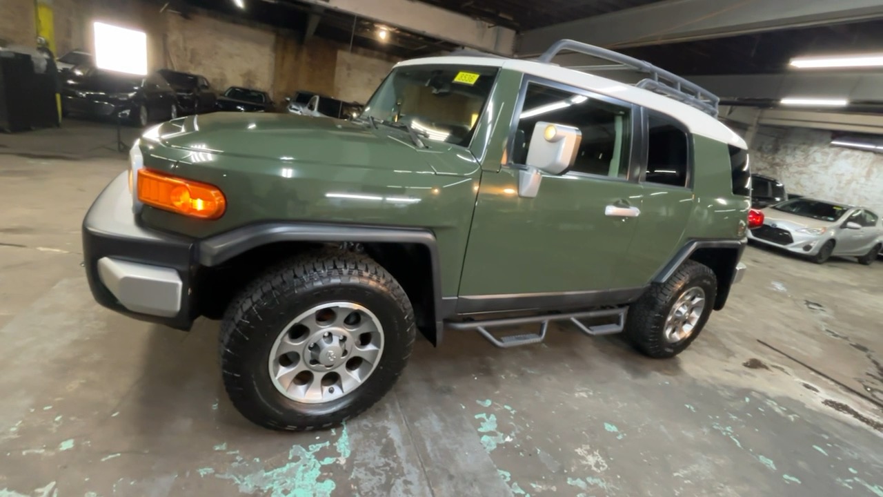 2013 Toyota FJ Cruiser Base 27