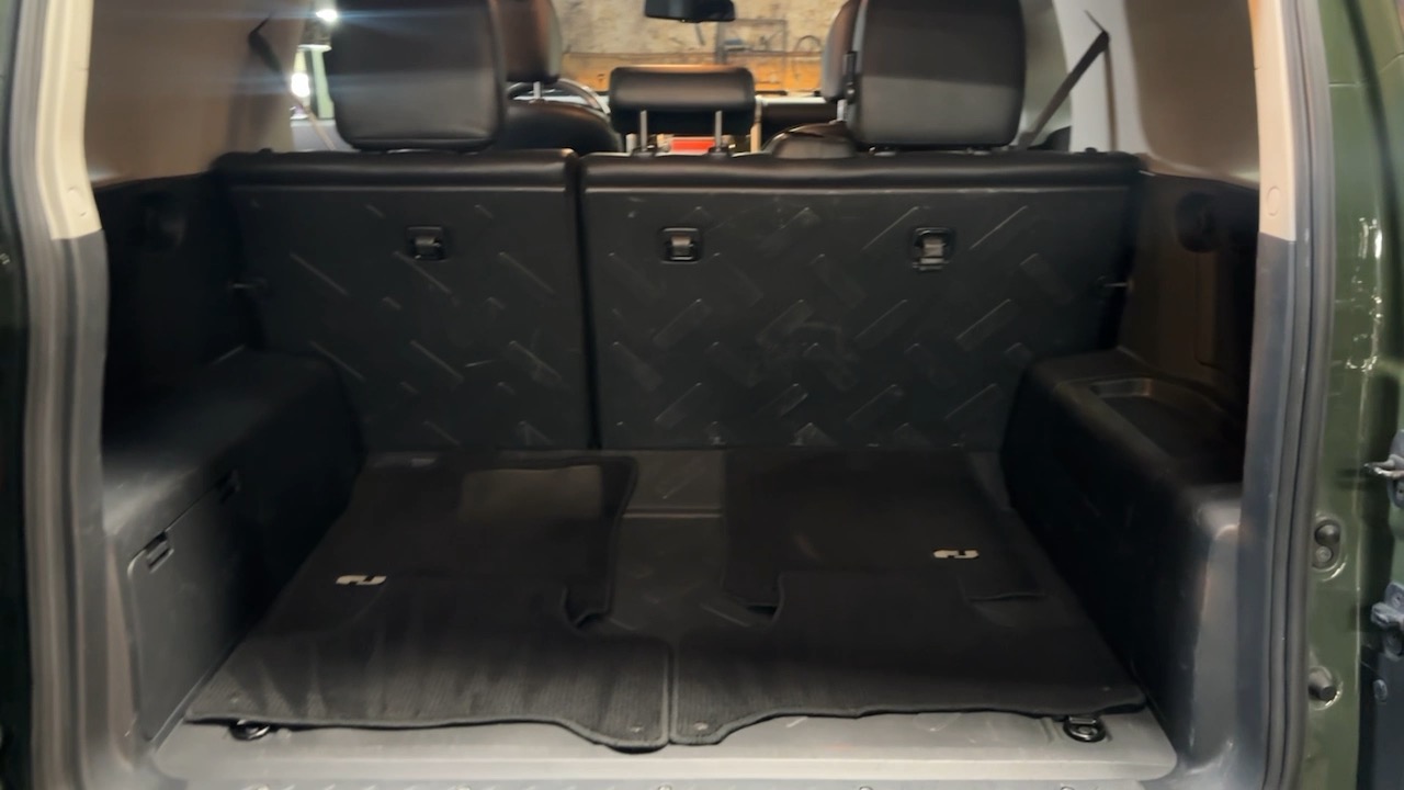 2013 Toyota FJ Cruiser Base 29