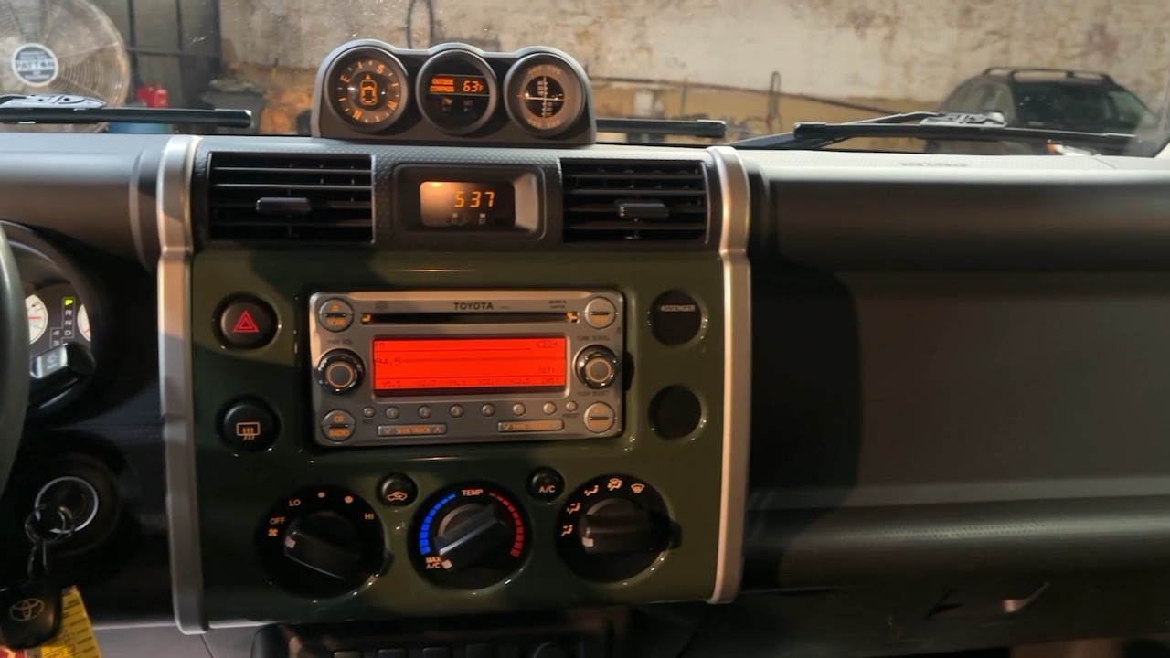 2013 Toyota FJ Cruiser Base 43