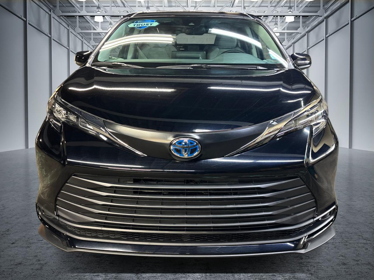 2024 Toyota Sienna LE 2