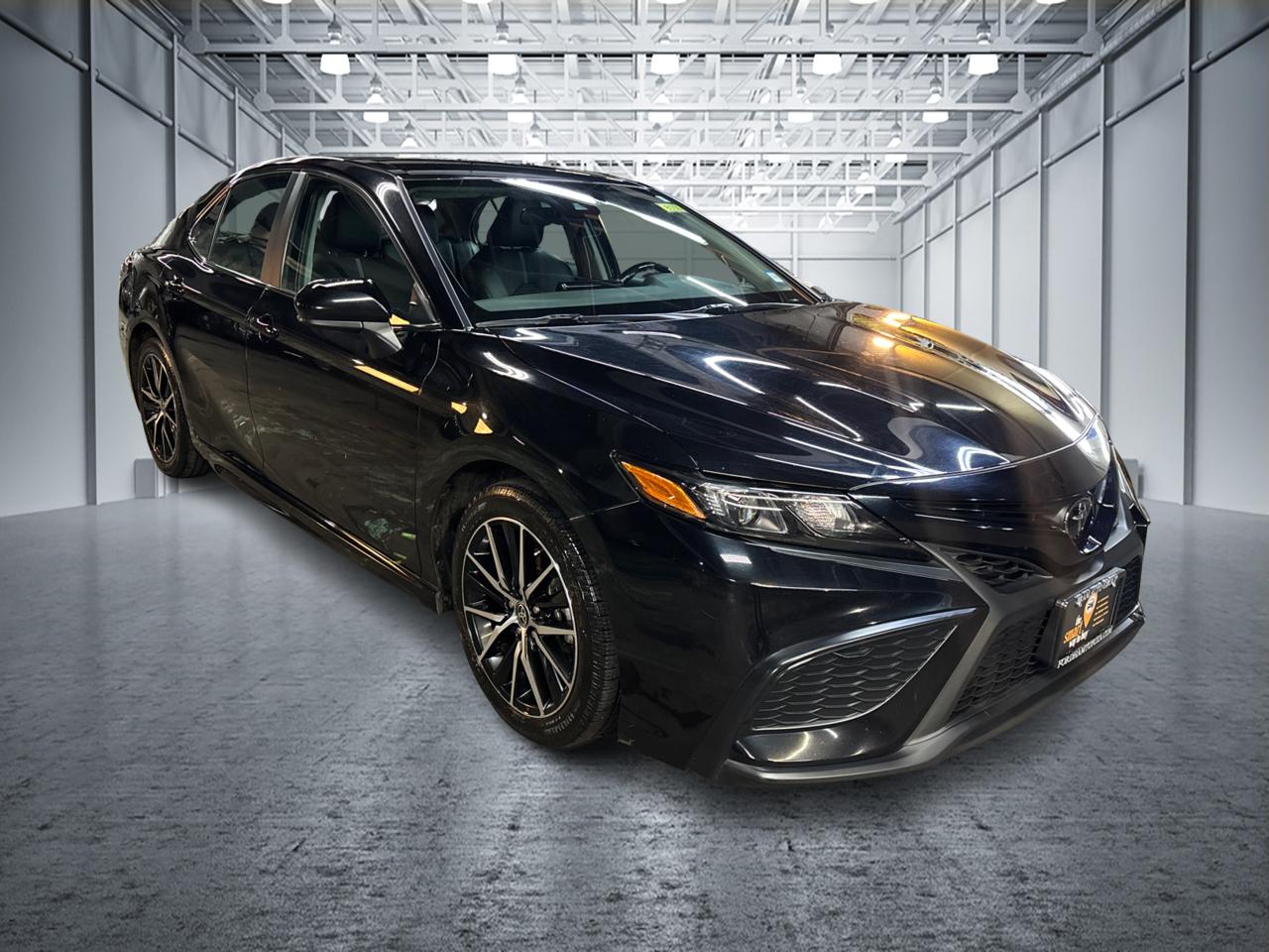 2021 Toyota Camry SE 3