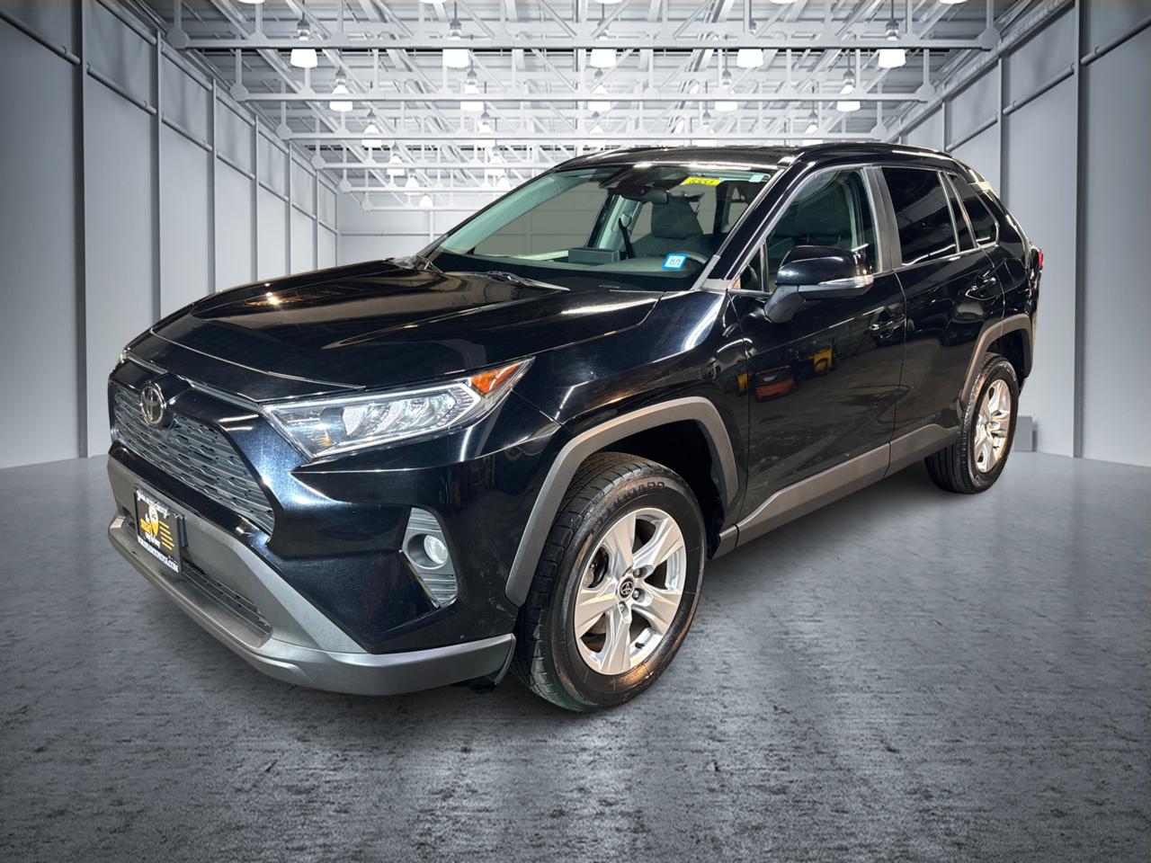 2021 Toyota RAV4 XLE 1