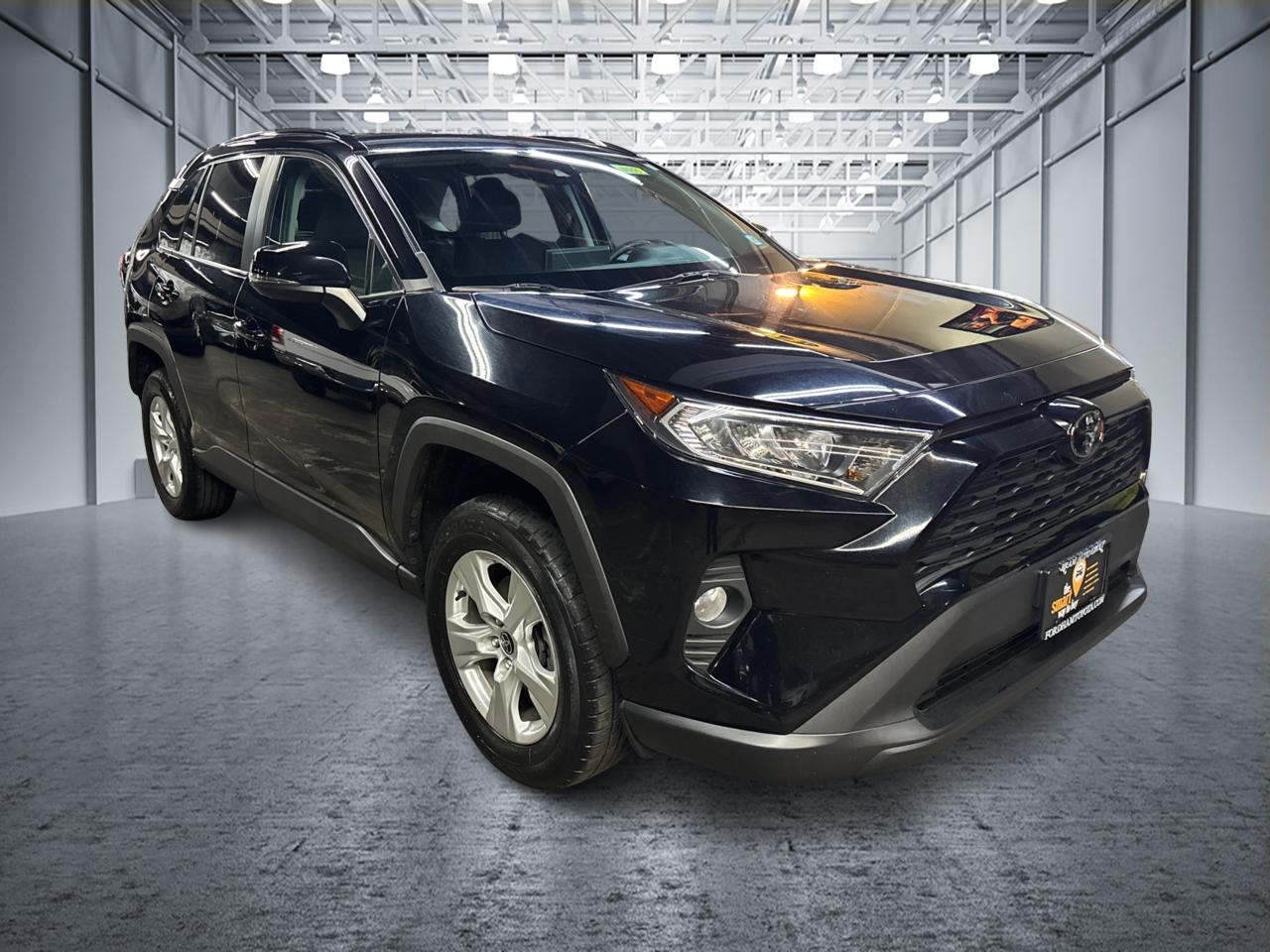 2021 Toyota RAV4 XLE 3