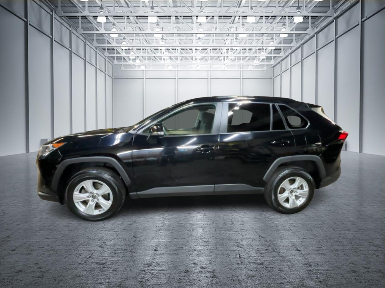 2021 Toyota RAV4 XLE 8