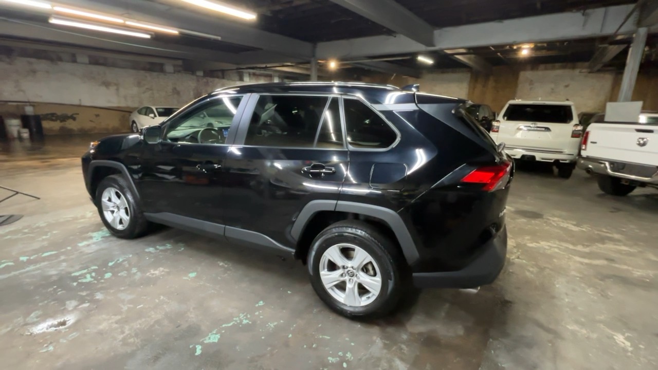 2021 Toyota RAV4 XLE 9