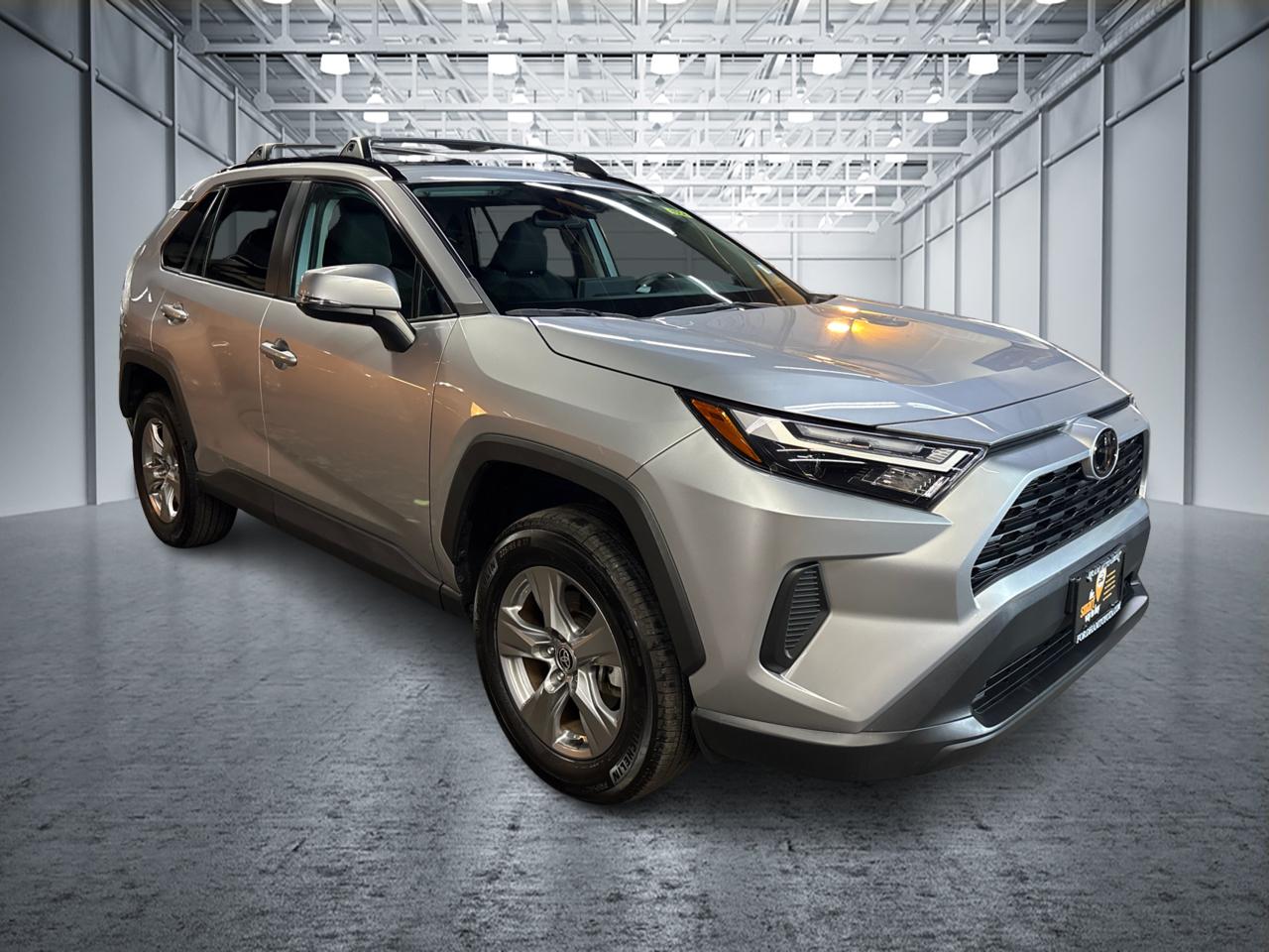 2022 Toyota RAV4 XLE 3