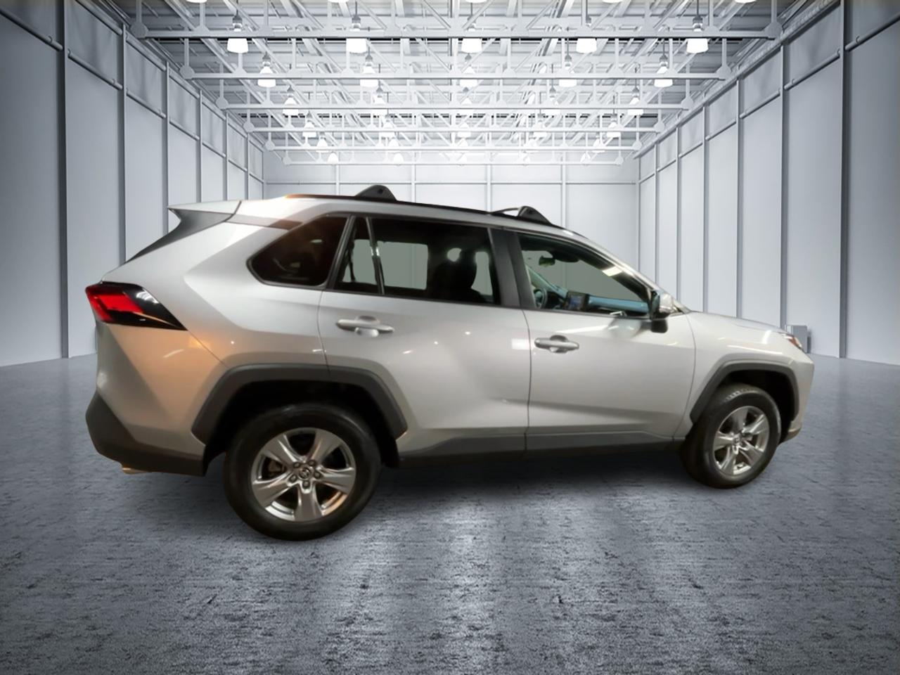 2022 Toyota RAV4 XLE 7