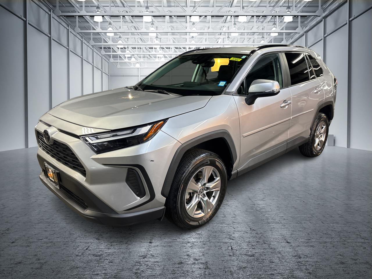 2022 Toyota RAV4 XLE 1