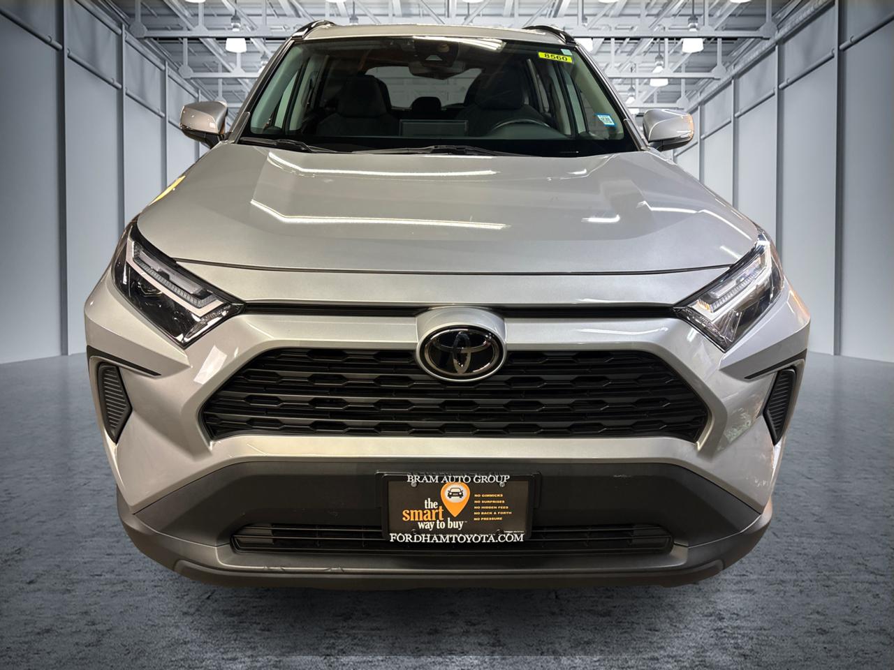 2022 Toyota RAV4 XLE 2