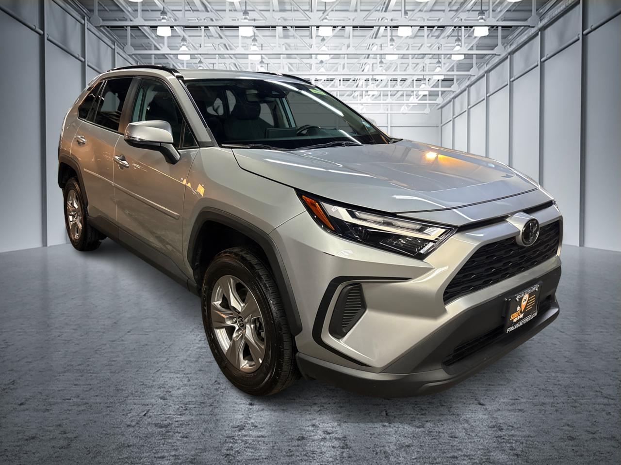 2022 Toyota RAV4 XLE 3