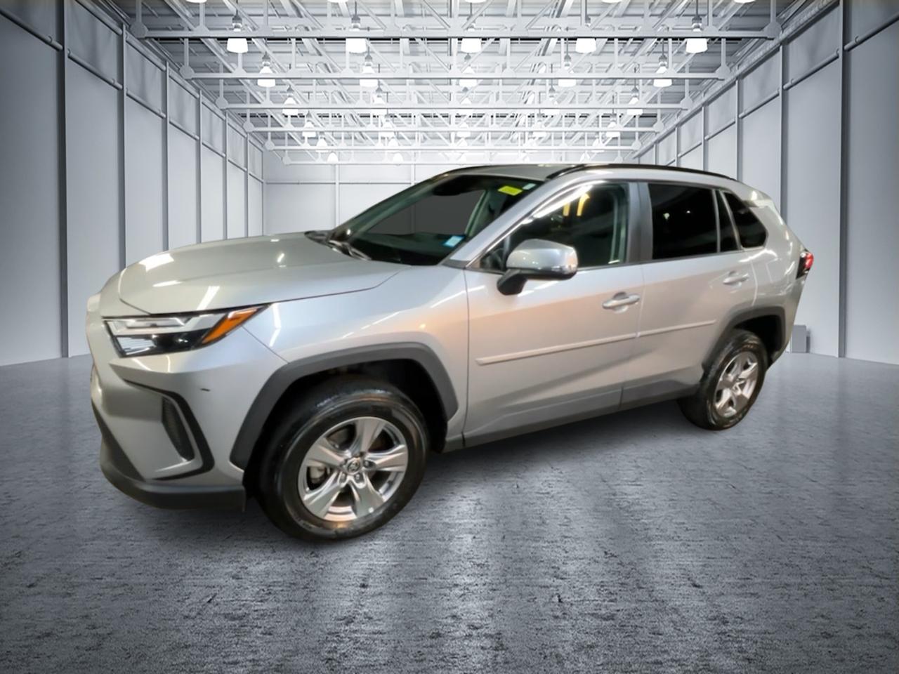 2022 Toyota RAV4 XLE 6