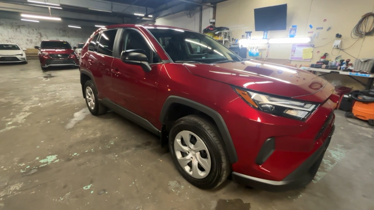 2023 Toyota RAV4 LE 17