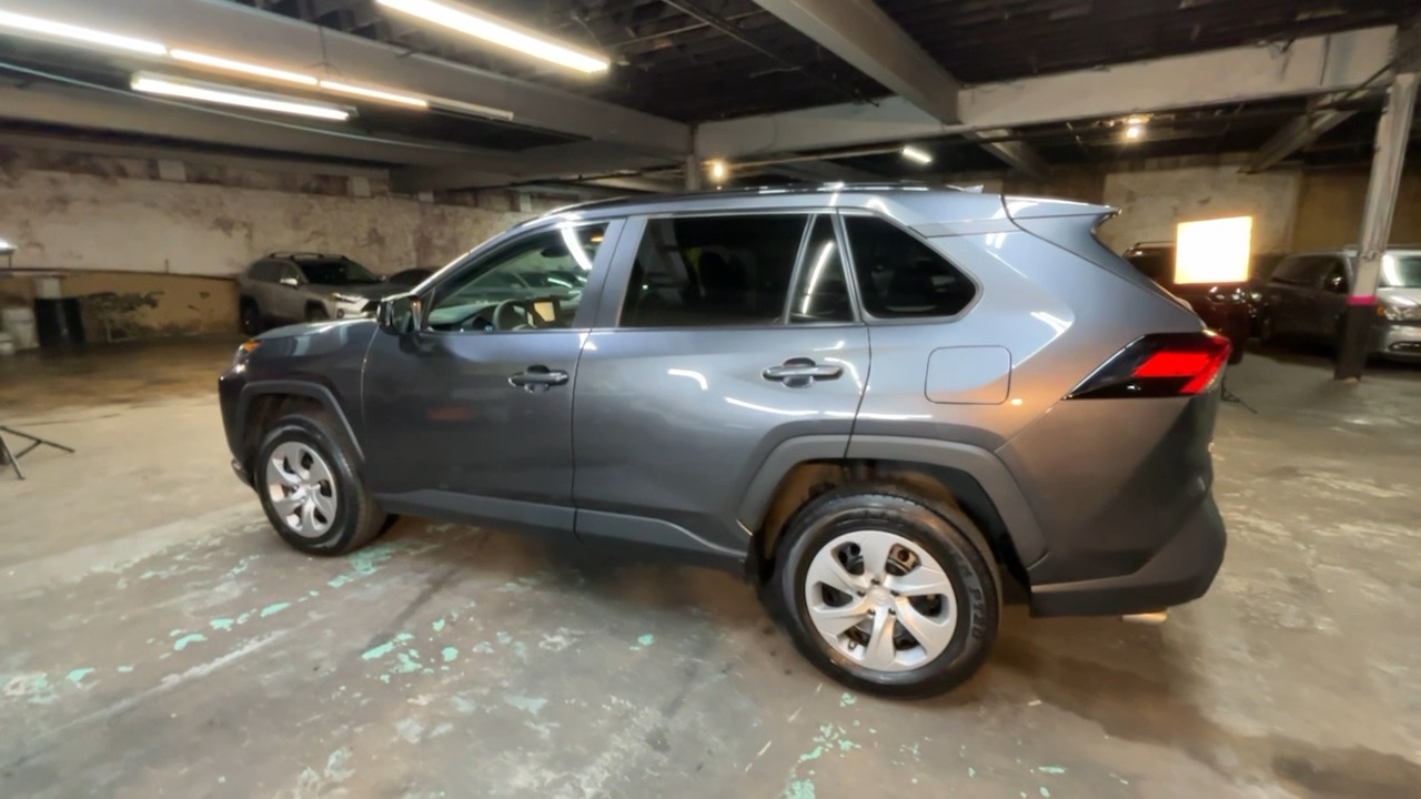 2021 Toyota RAV4 LE 9