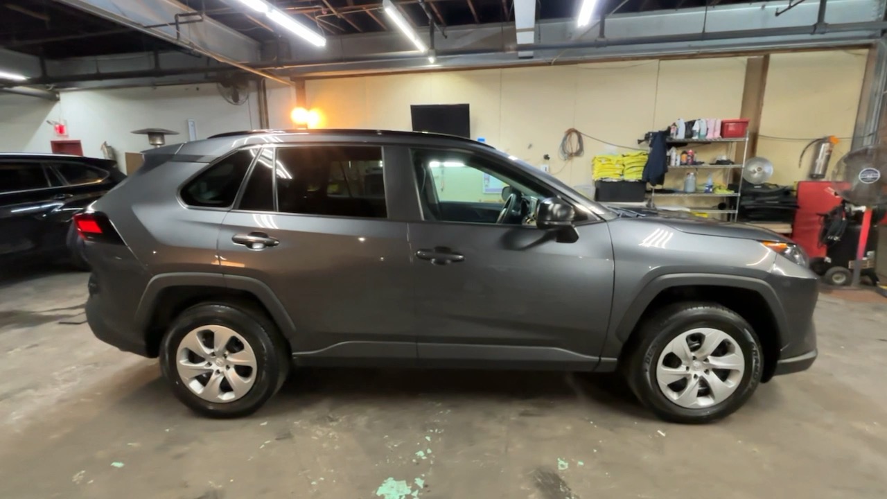 2021 Toyota RAV4 LE 14