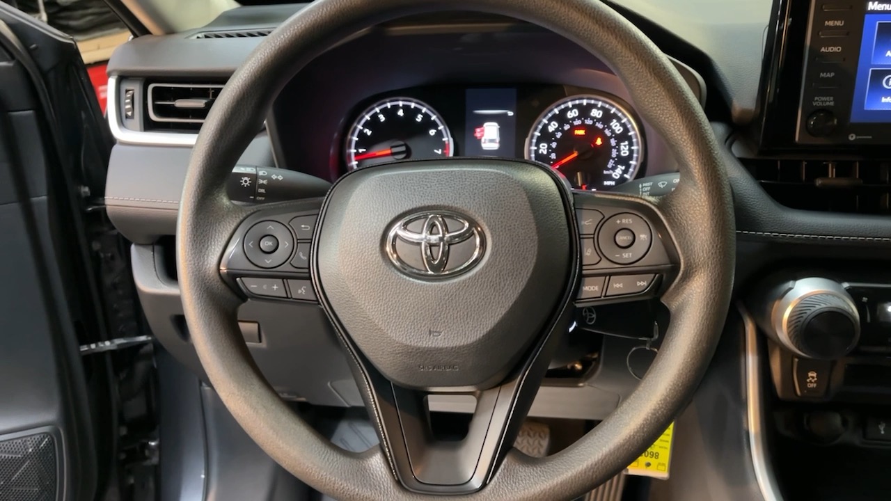 2021 Toyota RAV4 LE 27