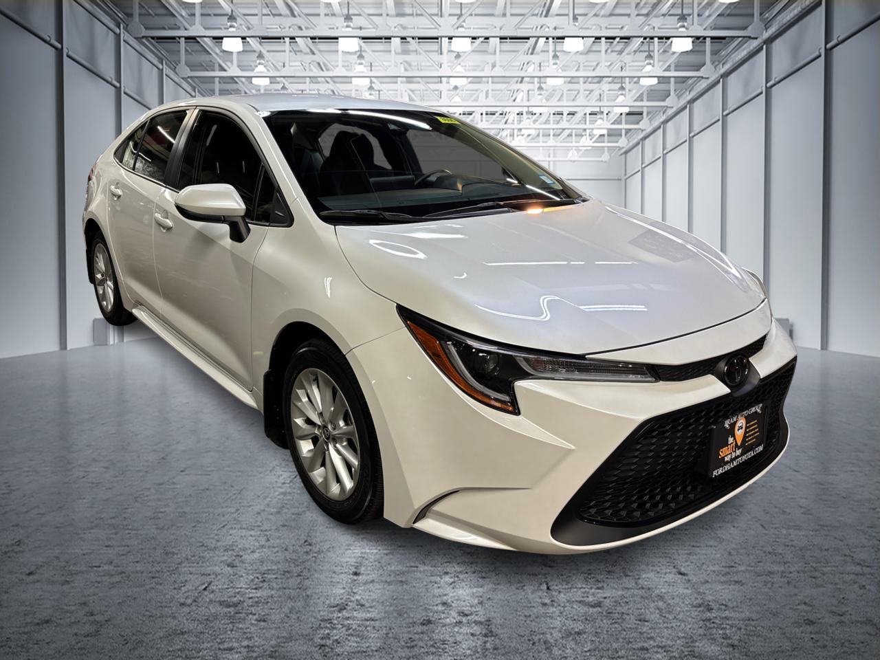 2022 Toyota Corolla LE 3