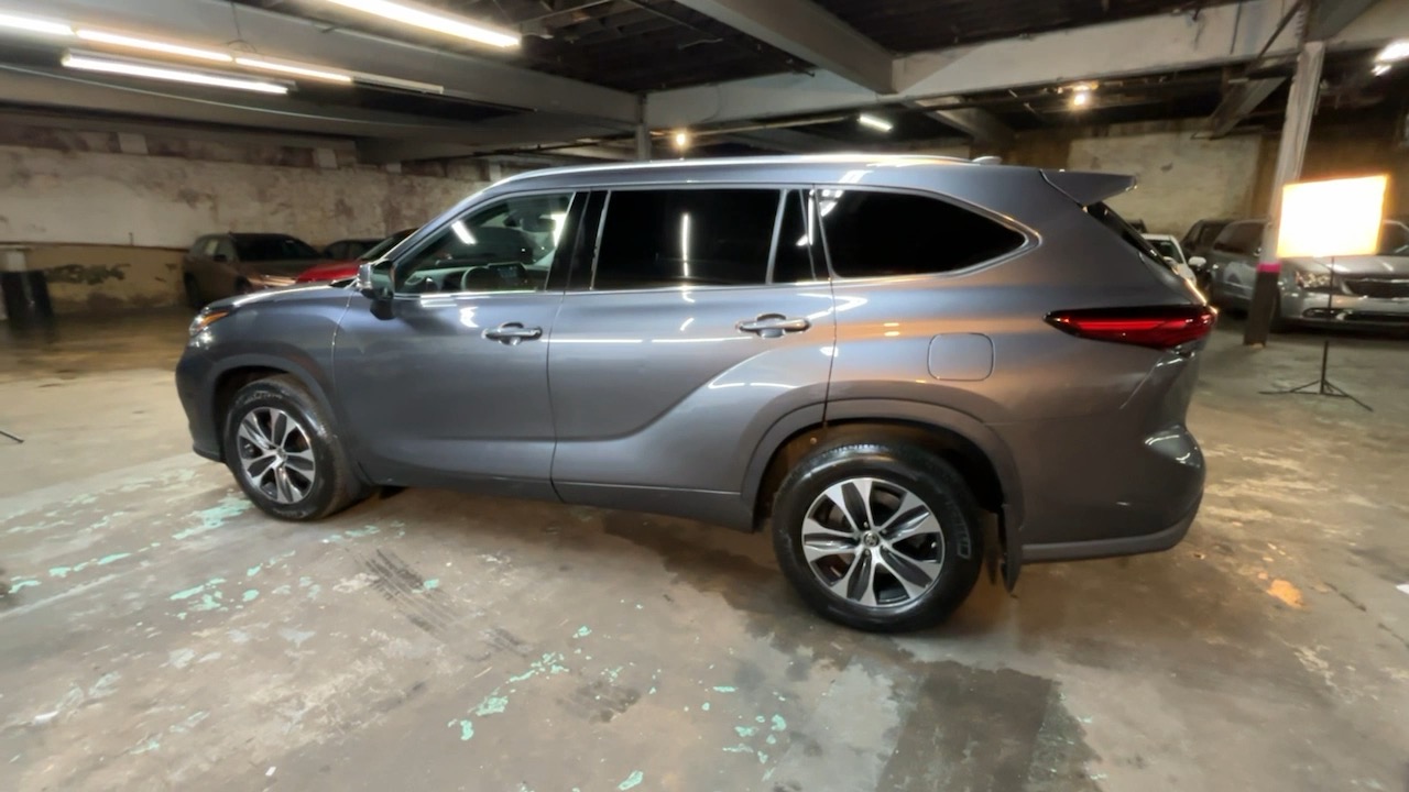 2021 Toyota Highlander XLE 9