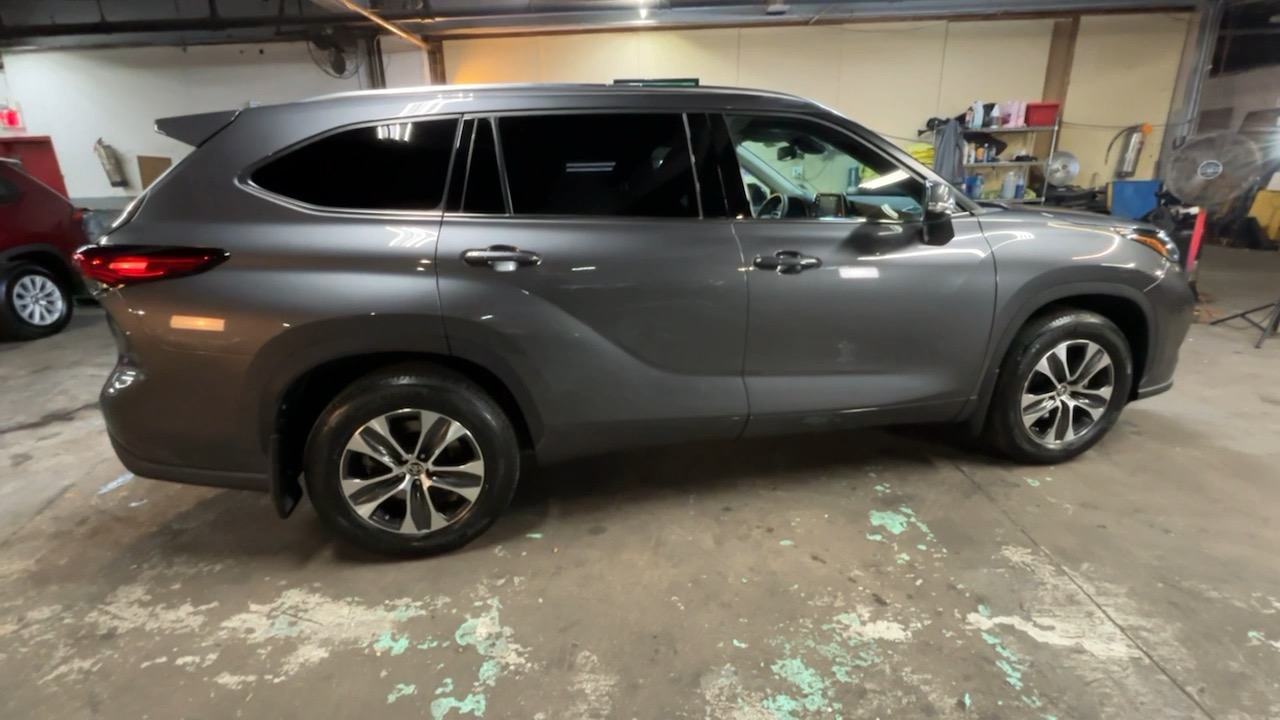 2021 Toyota Highlander XLE 12