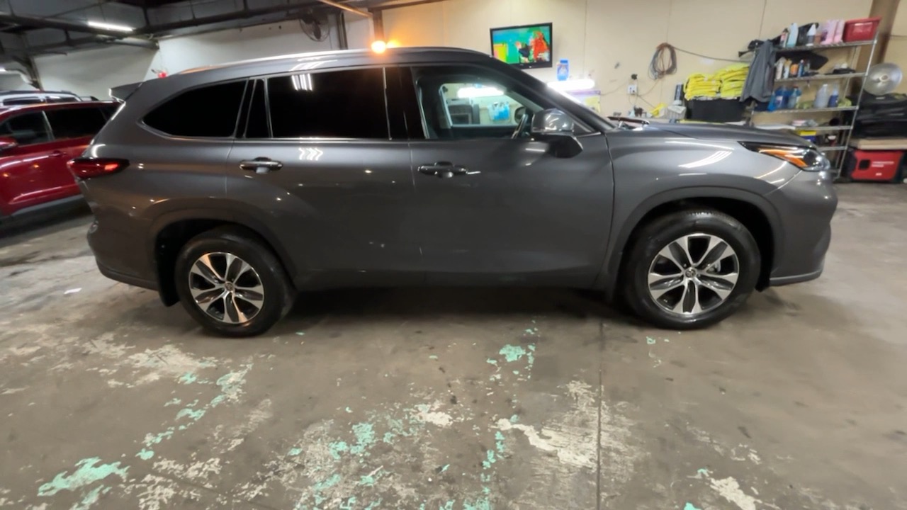 2021 Toyota Highlander XLE 16