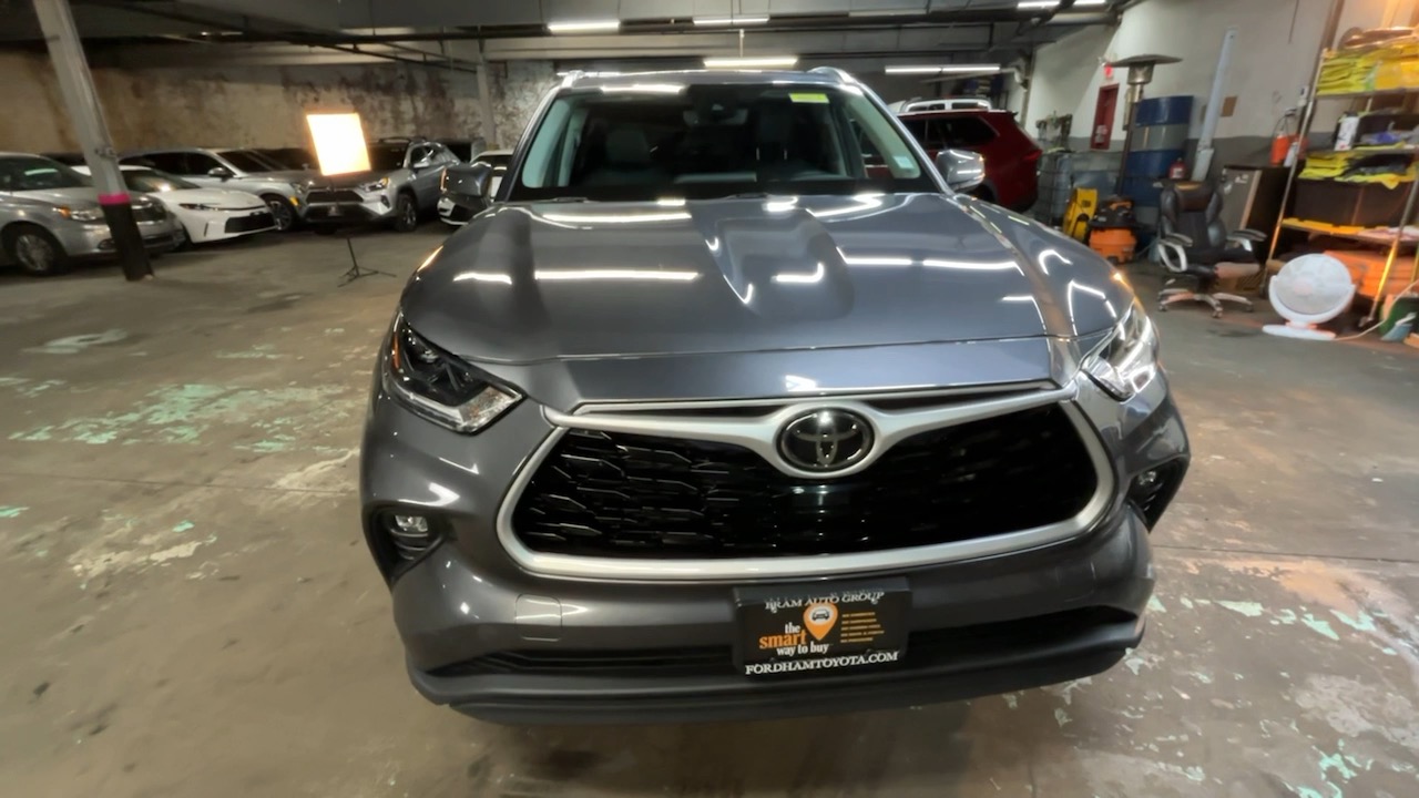 2021 Toyota Highlander XLE 19