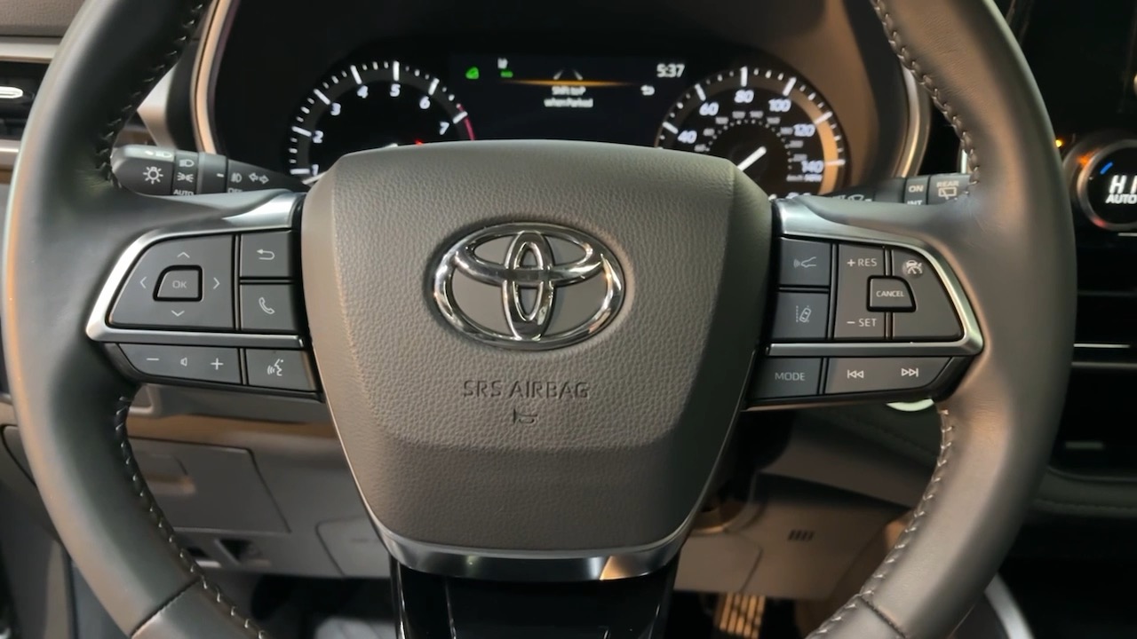 2021 Toyota Highlander XLE 37