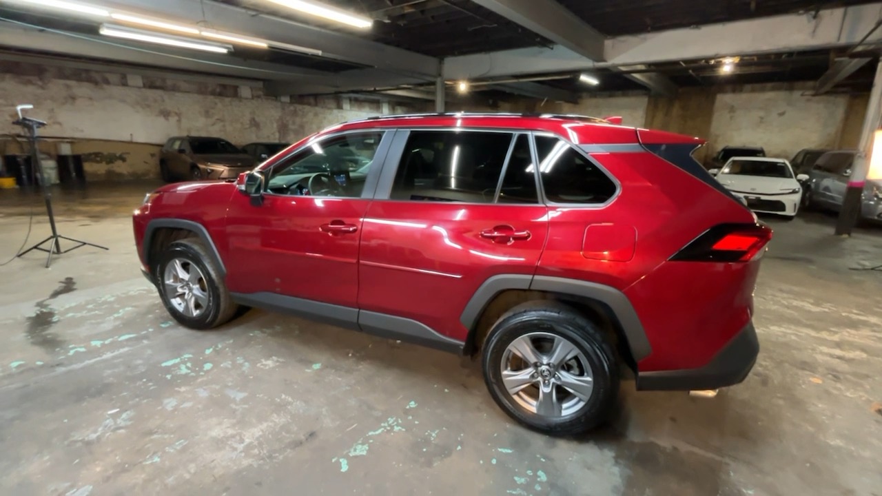 2022 Toyota RAV4 XLE 9