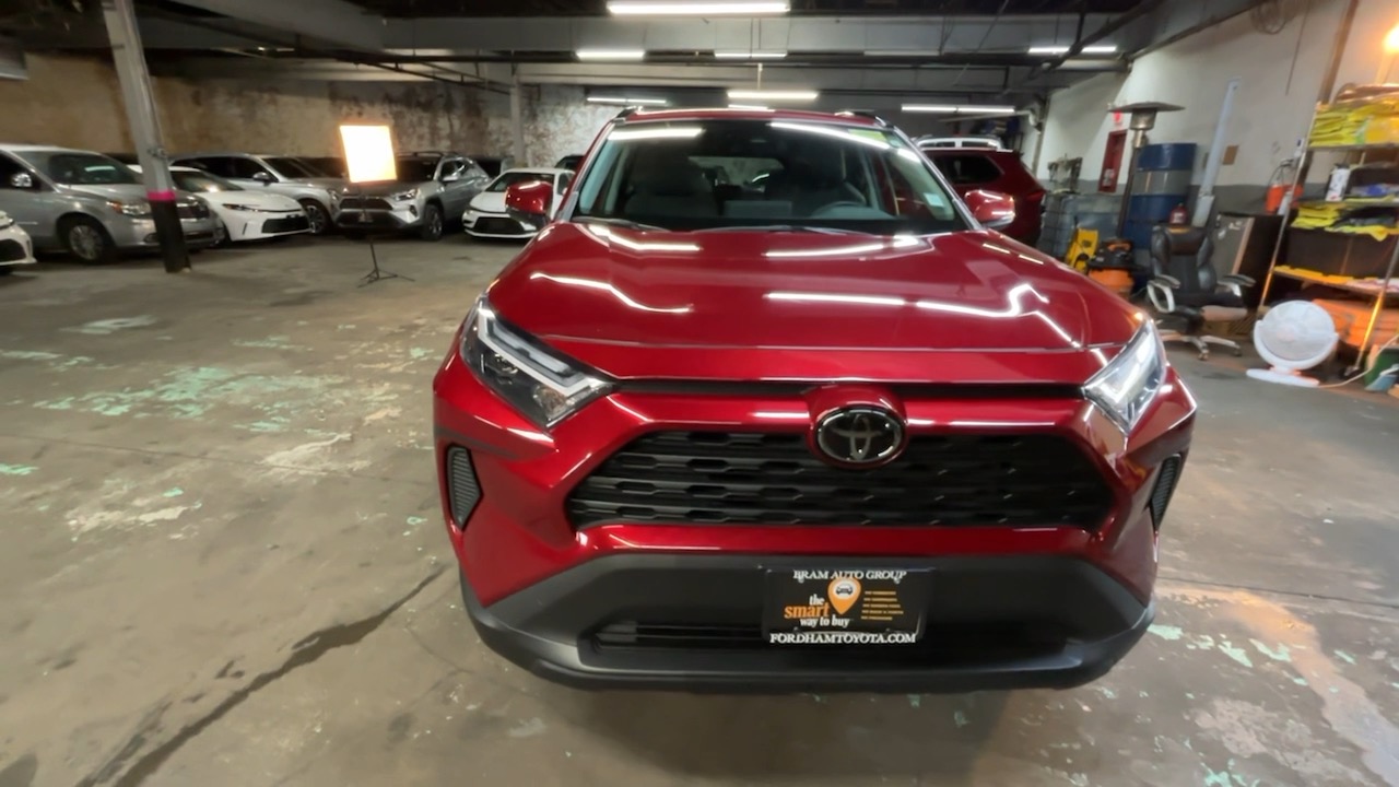 2022 Toyota RAV4 XLE 19