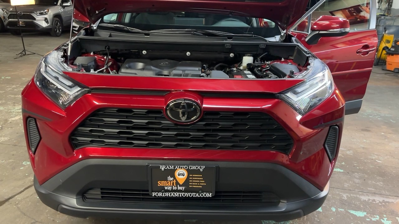 2022 Toyota RAV4 XLE 40