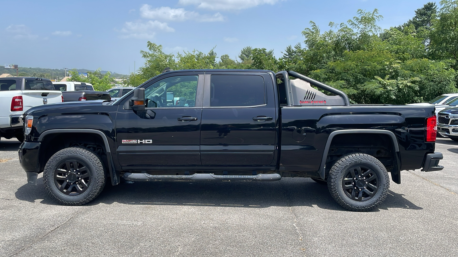 2017 GMC Sierra 2500HD SLT 4WD Crew Cab 153.7 3