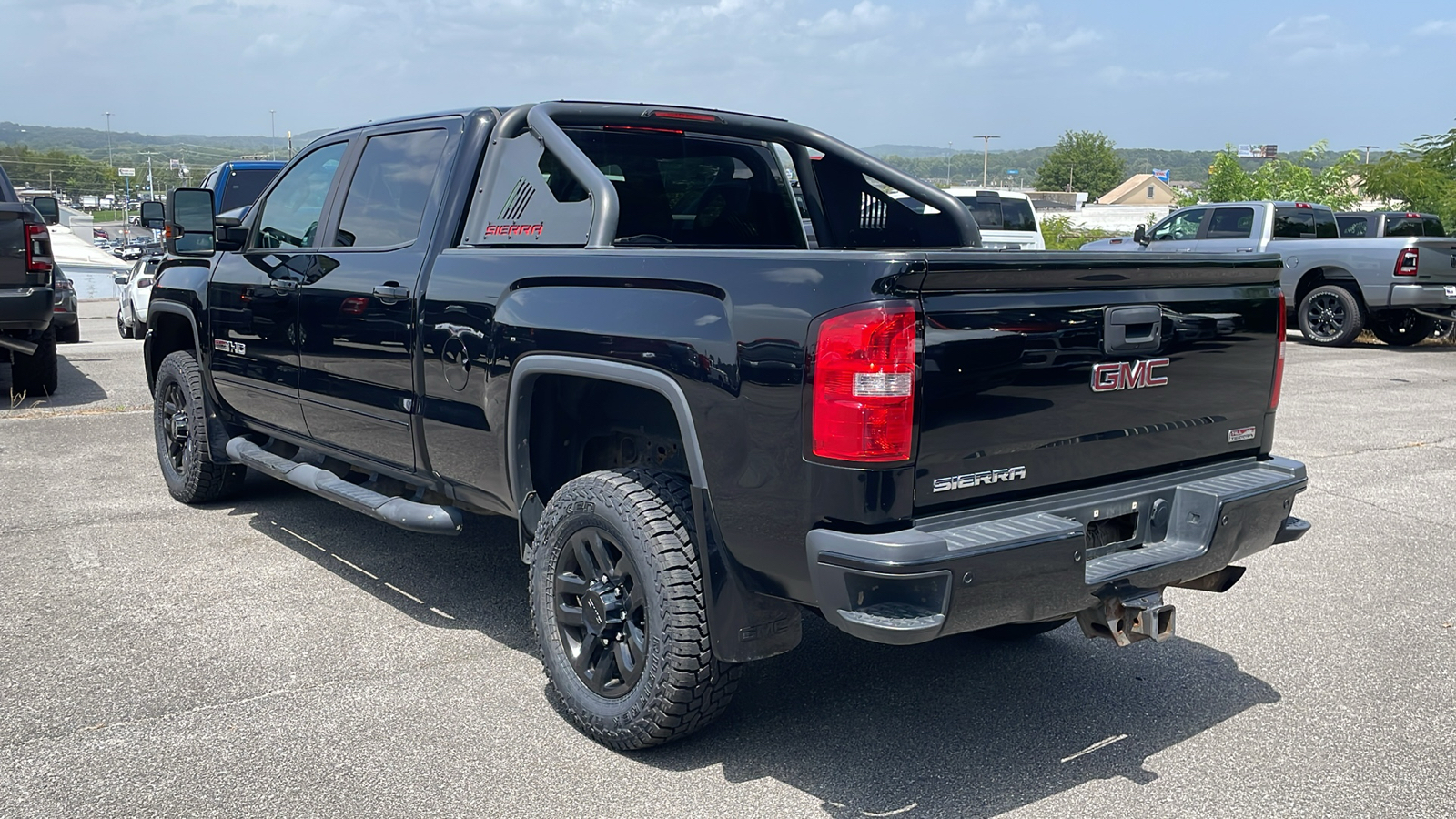 2017 GMC Sierra 2500HD SLT 4WD Crew Cab 153.7 4