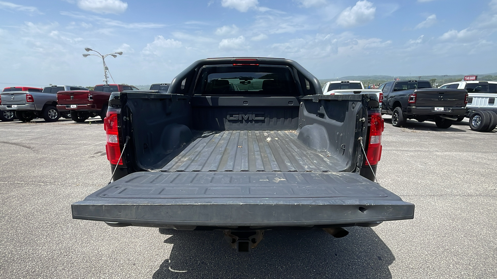 2017 GMC Sierra 2500HD SLT 4WD Crew Cab 153.7 19