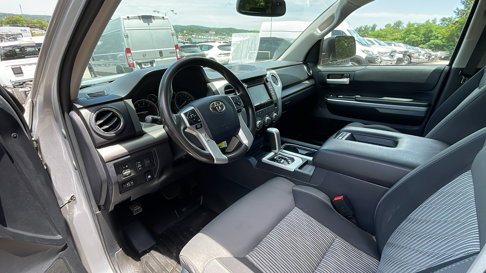 2017 Toyota Tundra SR5 CrewMax 5.5 Bed 5.7L 2