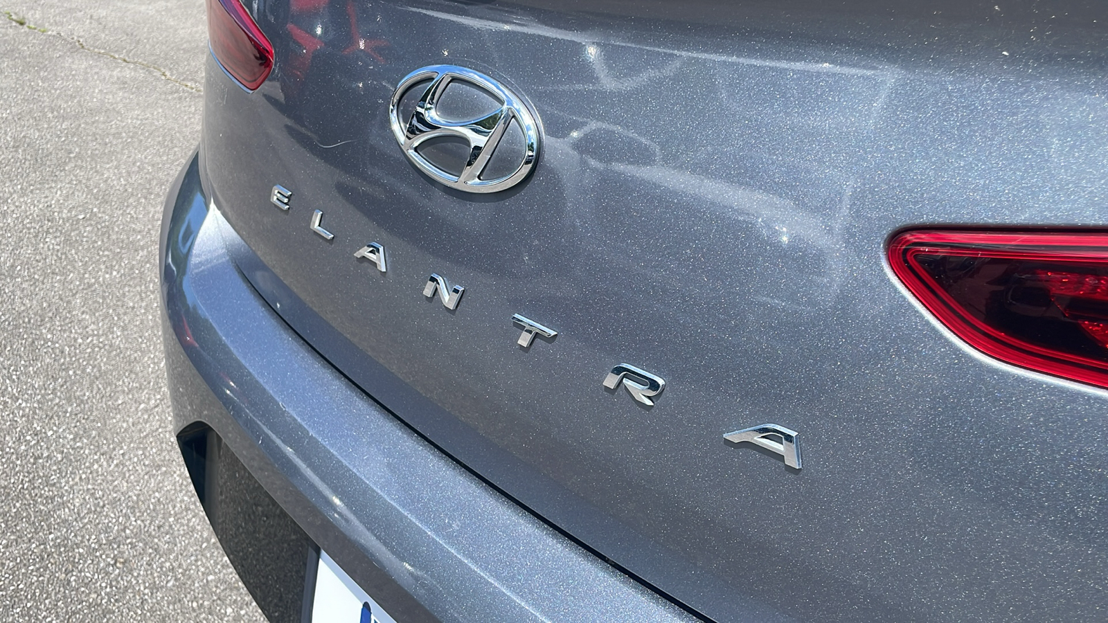 2019 Hyundai Elantra SEL 23