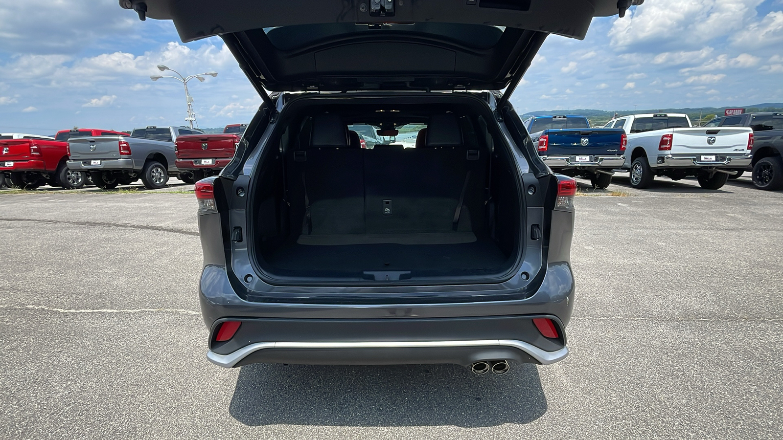 2021 Toyota Highlander XSE 19