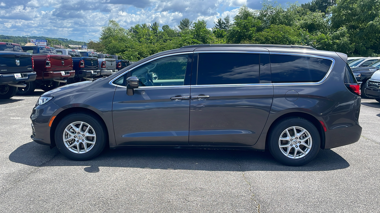 2022 Chrysler Pacifica Touring L 3