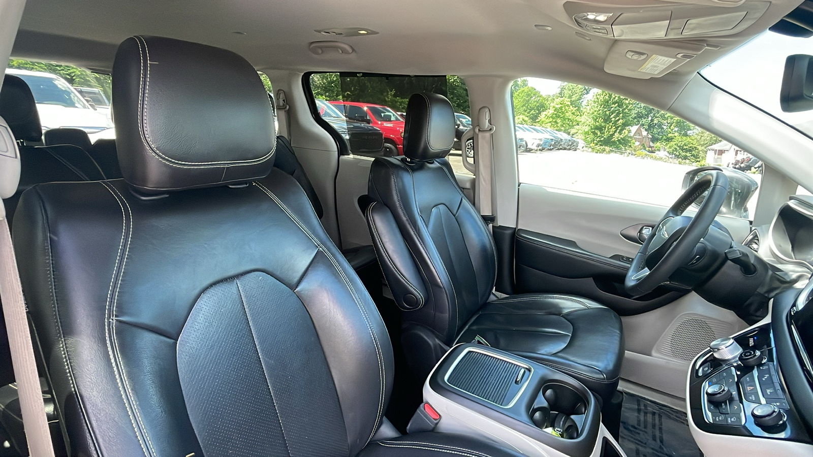2022 Chrysler Pacifica Touring L 14