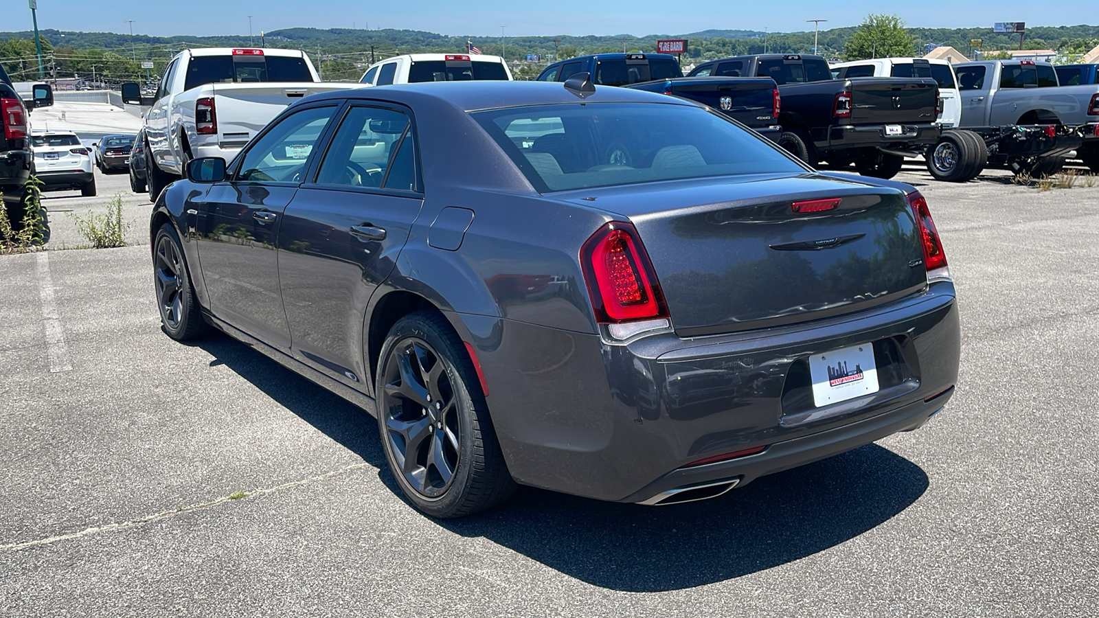 2023 Chrysler 300 Touring 4