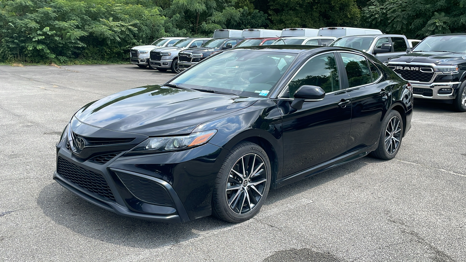 2023 Toyota Camry SE 1