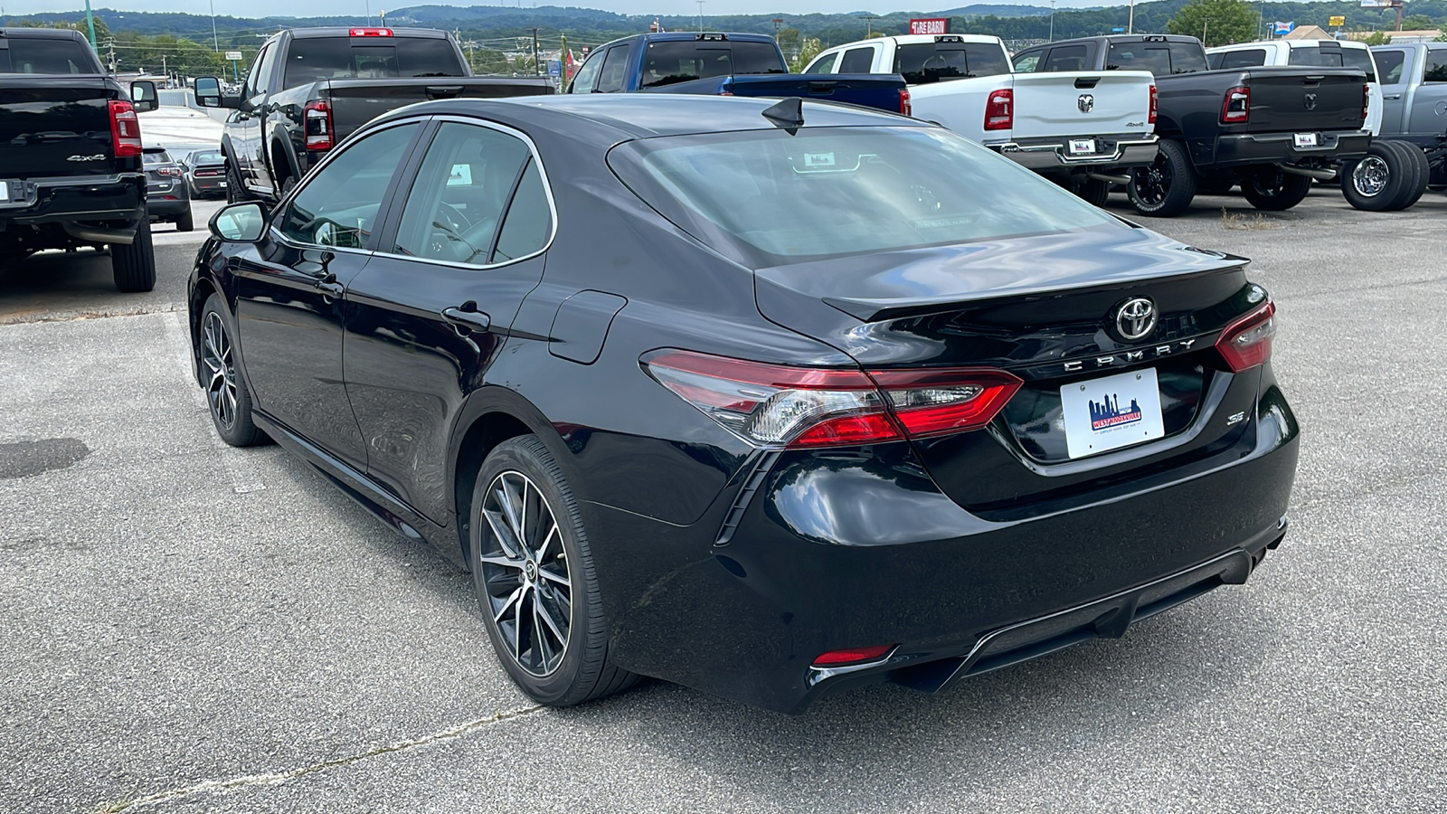 2023 Toyota Camry SE 4