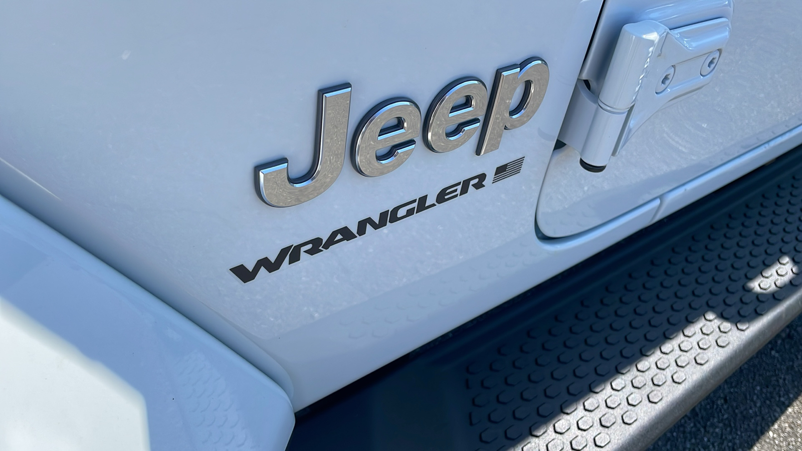 2024 Jeep Wrangler Sahara 7