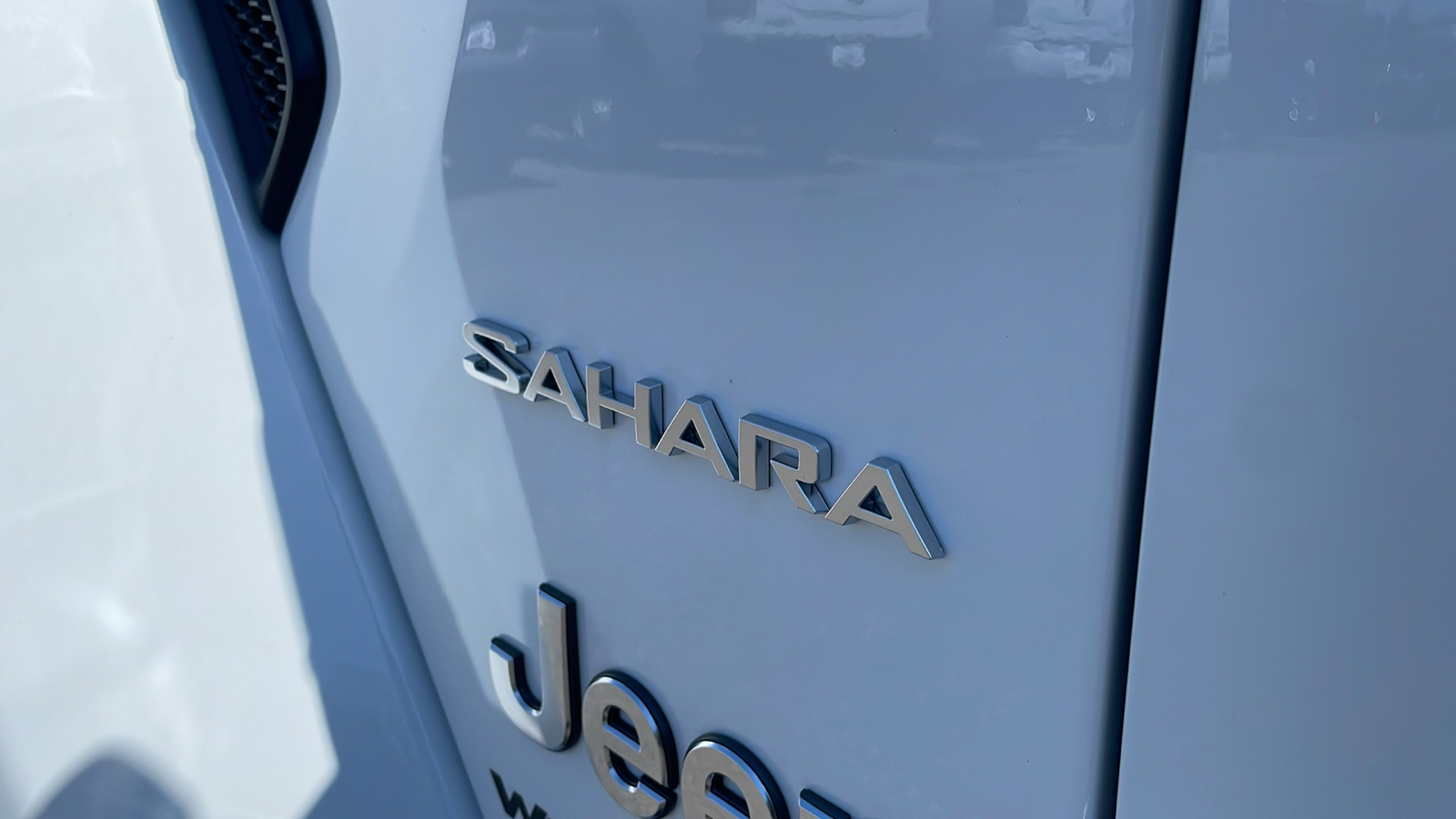 2024 Jeep Wrangler Sahara 23