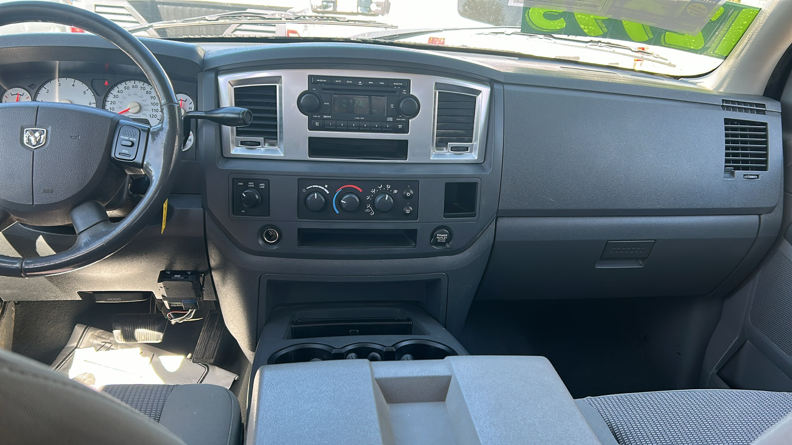2007 Dodge Ram 2500 ST 4WD Quad Cab 16