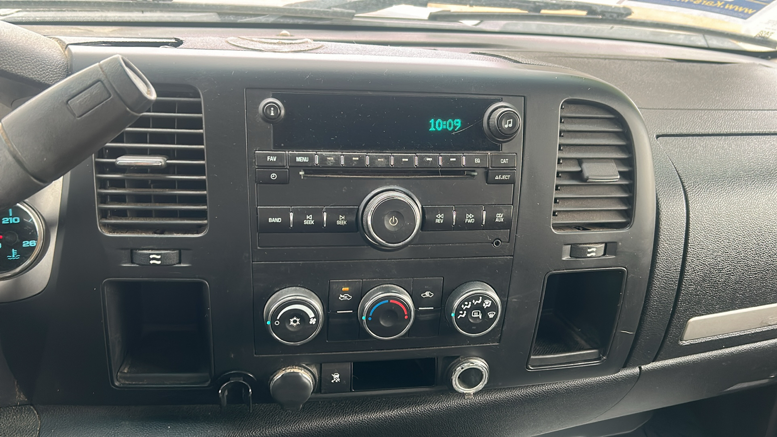 2009 Chevrolet Silverado 1500 LT 2WD Crew Cab 28