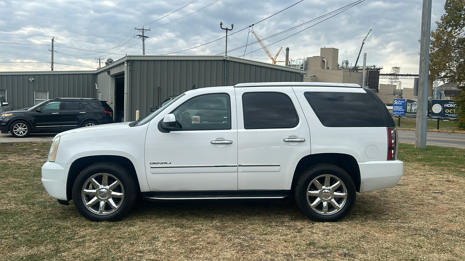 2010 GMC Yukon DENALI AWD 1