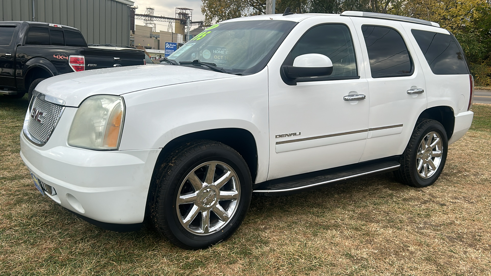 2010 GMC Yukon DENALI AWD 2