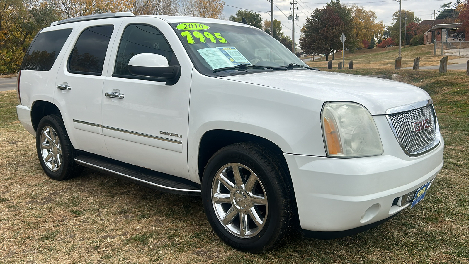 2010 GMC Yukon DENALI AWD 4