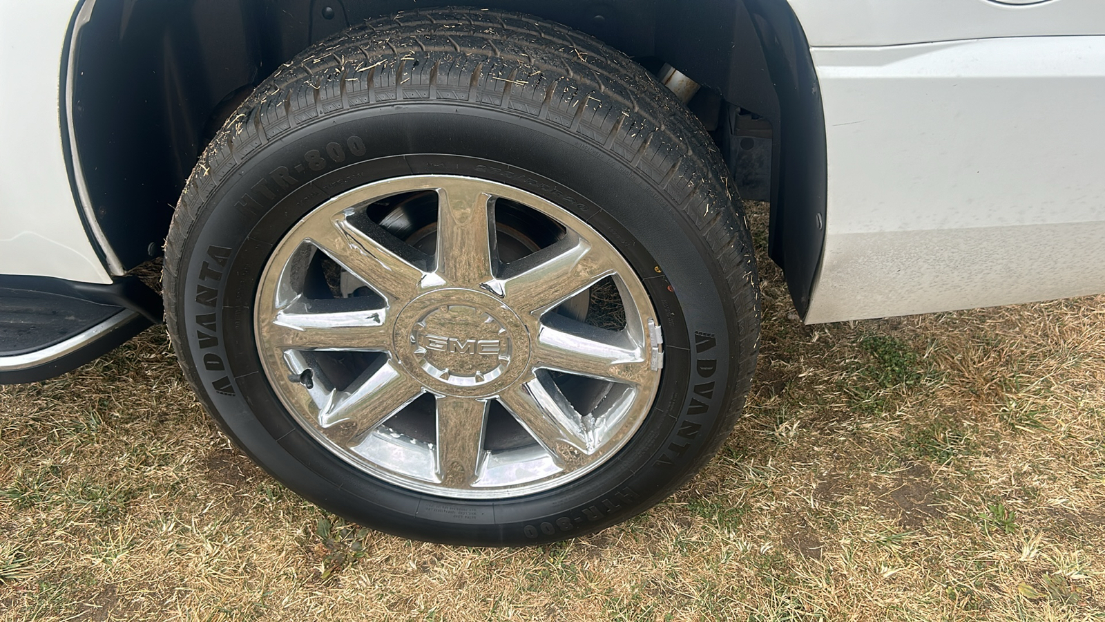 2010 GMC Yukon DENALI AWD 9