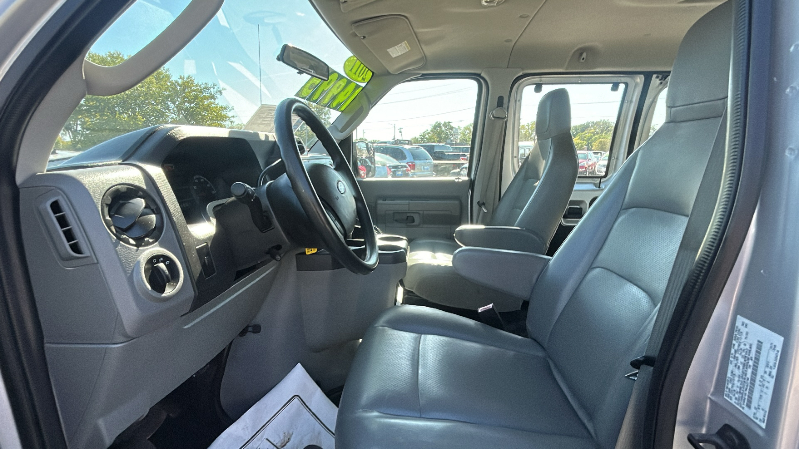 2011 Ford Econoline E150 WAGON 11