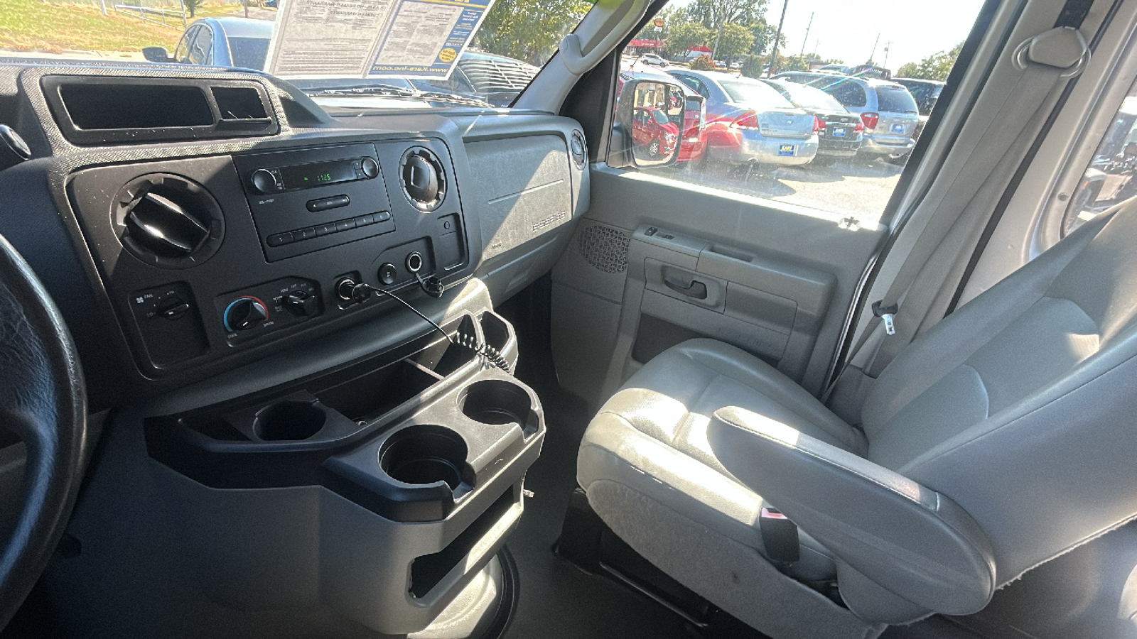 2011 Ford Econoline E150 WAGON 27