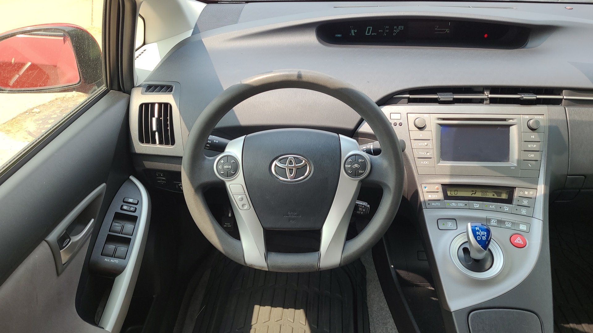 2012 Toyota Prius  11